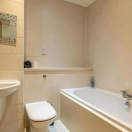 Clock Towers, 2 Bed, Stockton Heath, Warrington, Parking Apartment Exterior photo