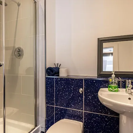 Clock Towers, 2 Bed, Stockton Heath, Warrington, Parking Apartment Exterior photo