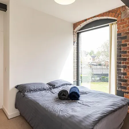 Clock Towers, 2 Bed, Stockton Heath, Warrington, Parking Apartment Exterior photo