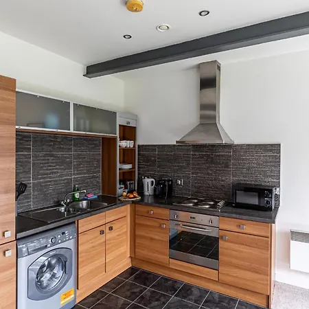 Clock Towers, 2 Bed, Stockton Heath, Warrington, Parking Apartment Exterior photo