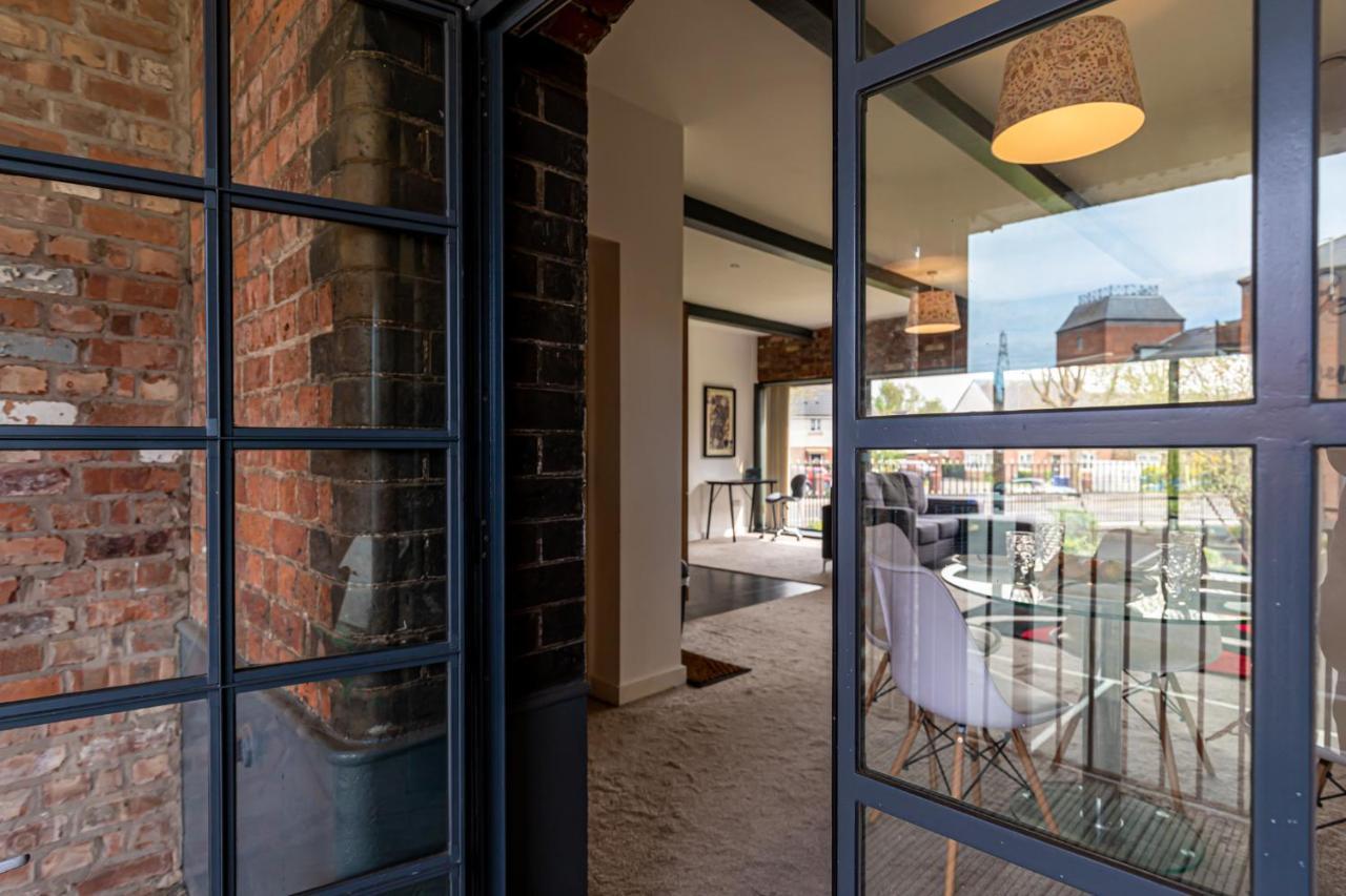 Clock Towers, 2 Bed, Stockton Heath, Warrington, Parking Appartamento Warrington
