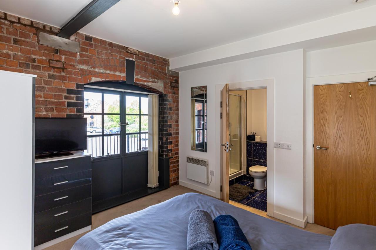 Clock Towers, 2 Bed, Stockton Heath, Warrington, Parking Apartment