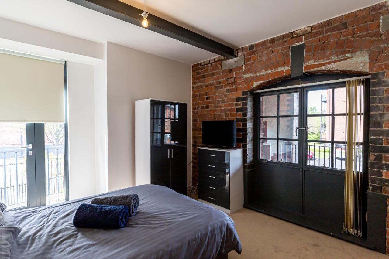 Clock Towers, 2 Bed, Stockton Heath, Warrington, Parking * Warrington