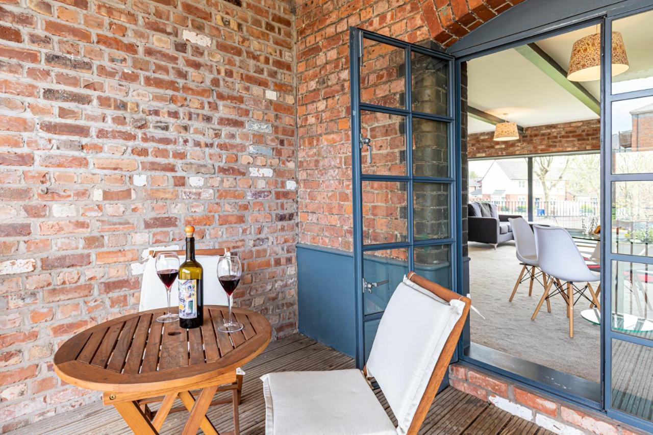 Appartamento Clock Towers, 2 Bed, Stockton Heath, Warrington, Parking *